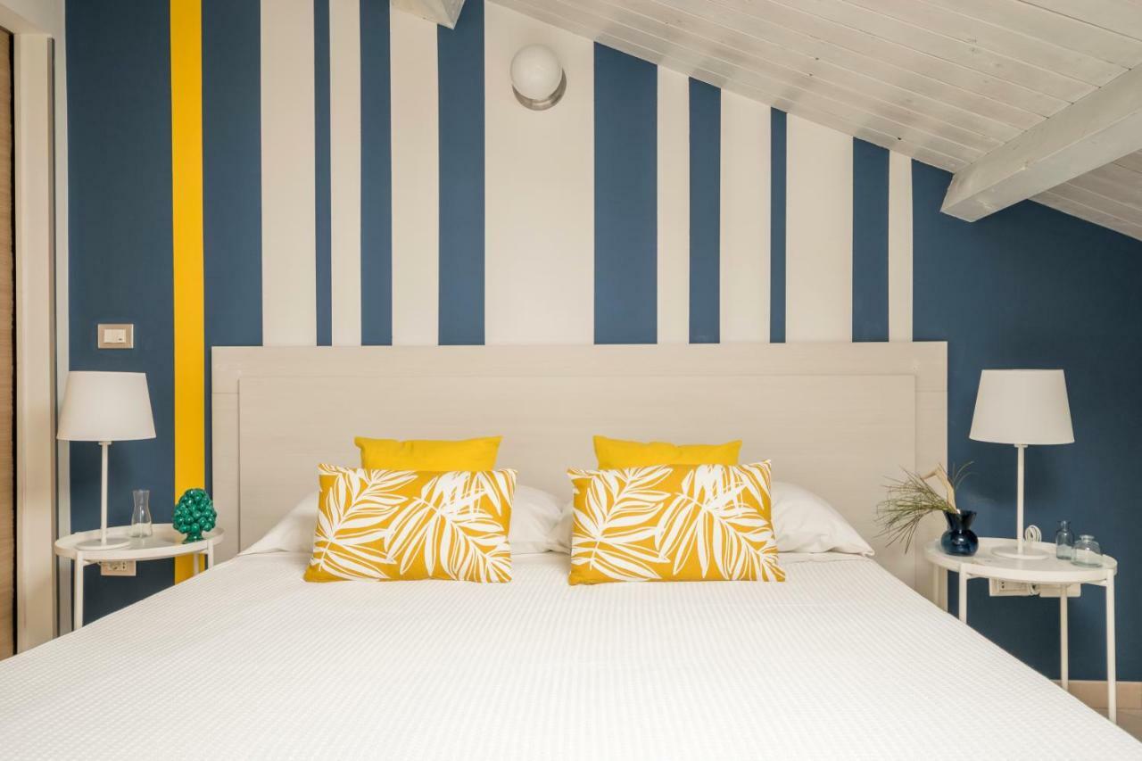 Civico 64 Bed & Breakfast In Mansarda Palmi Bagian luar foto