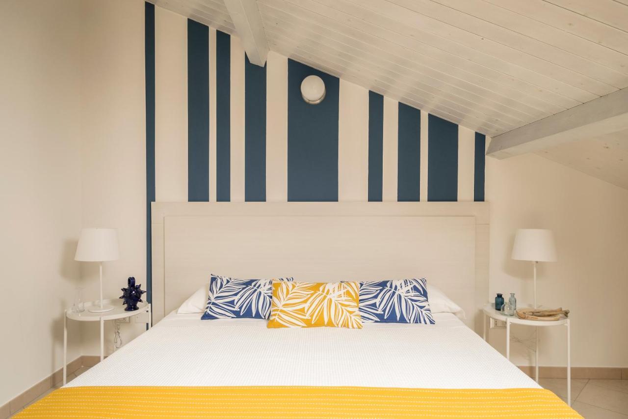 Civico 64 Bed & Breakfast In Mansarda Palmi Bagian luar foto