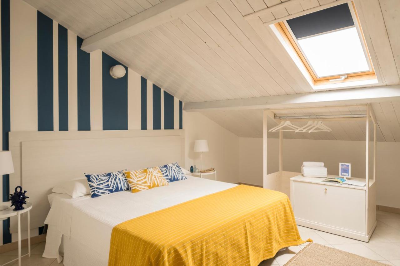 Civico 64 Bed & Breakfast In Mansarda Palmi Bagian luar foto